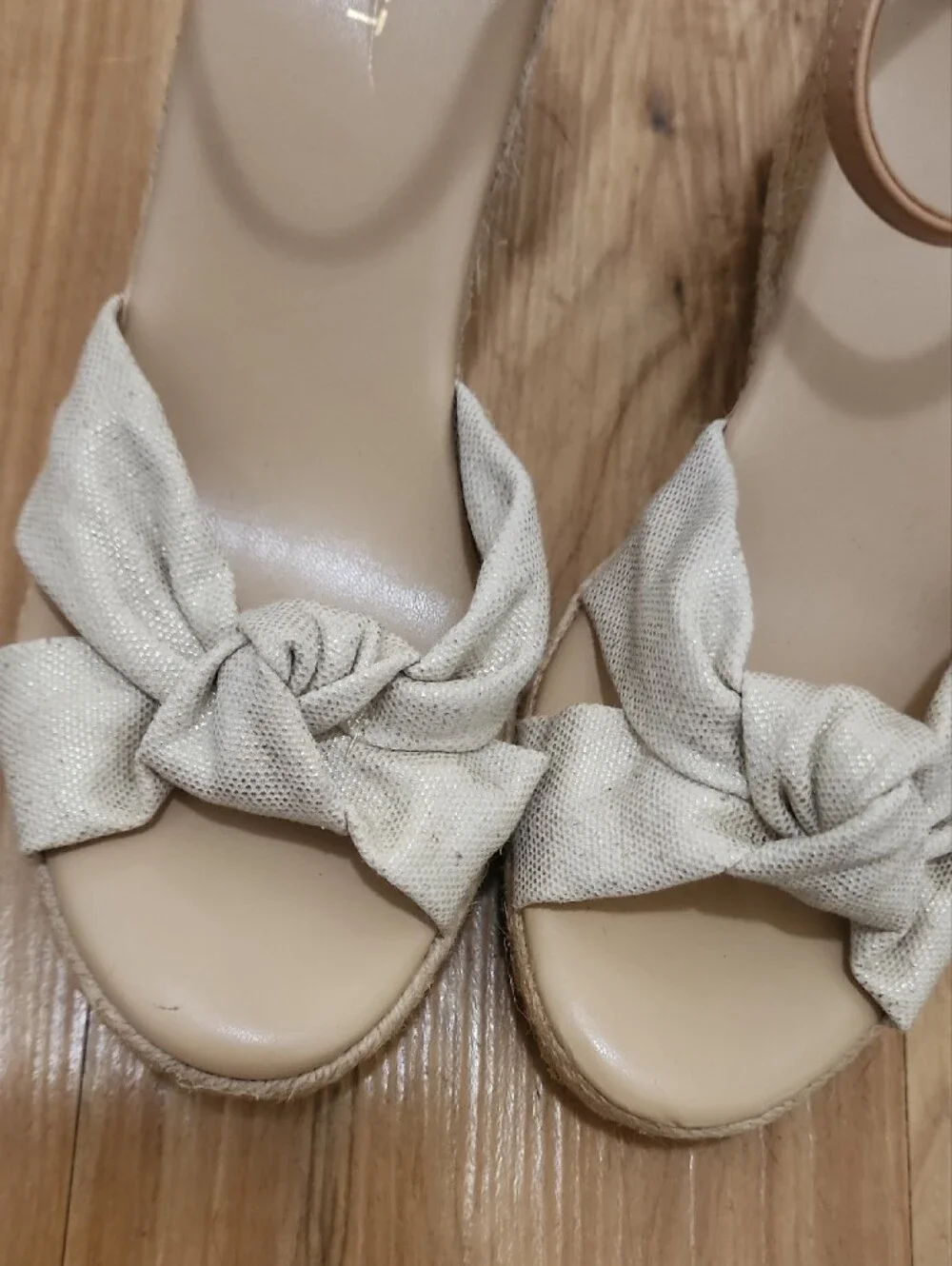 Nine West chic knotted